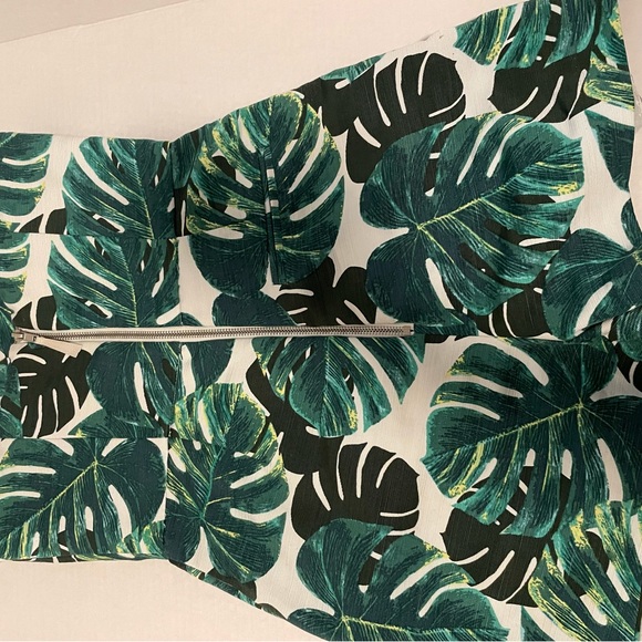 Topshop Palm Bandeau Skort Playsuit; romper size us 4, fits like a size 2 - Picture 5 of 8